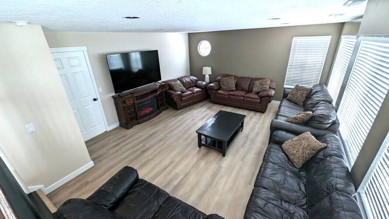 Photo of Livingroom in Layton