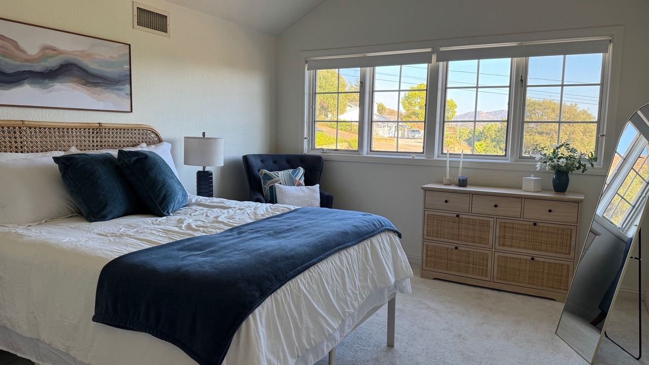 Photo of Bedroom in Lakeside
