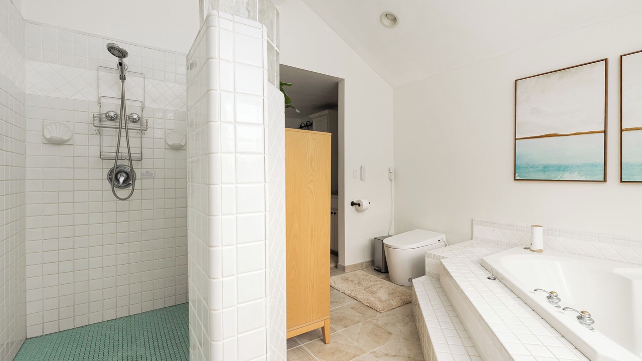 Photo of Bathroom in Lakeside