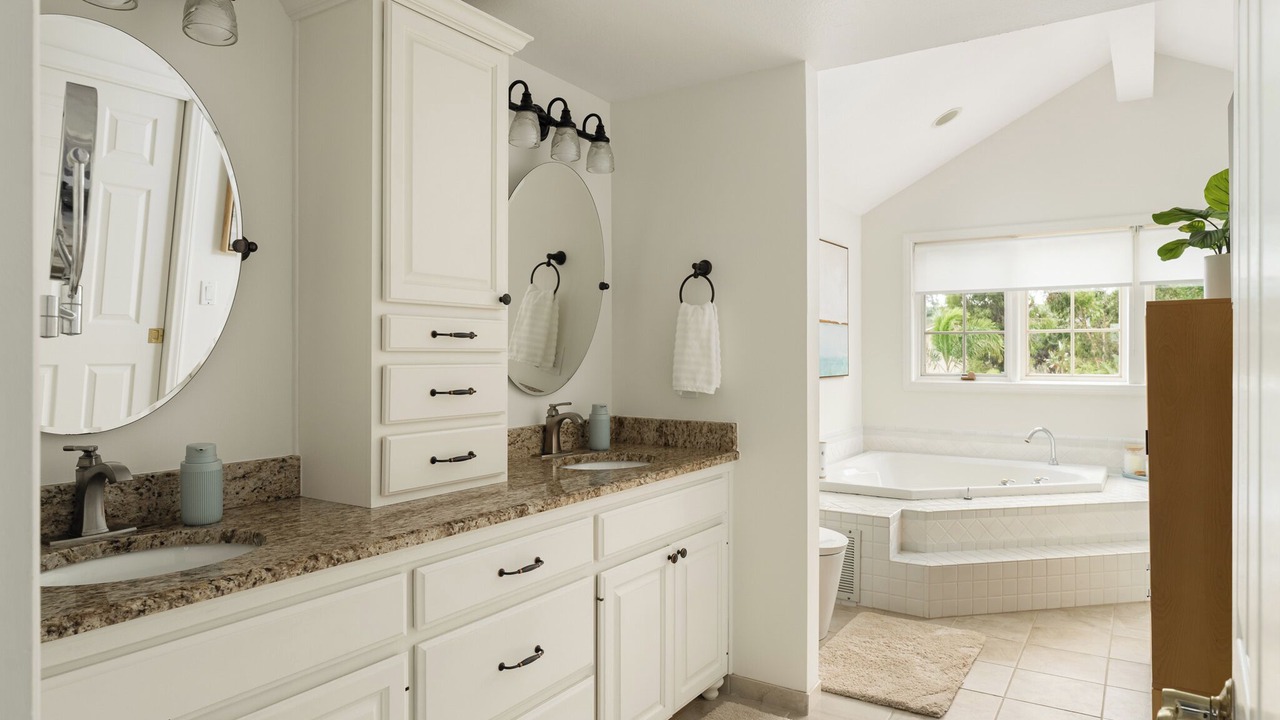 Photo of Bathroom in Lakeside
