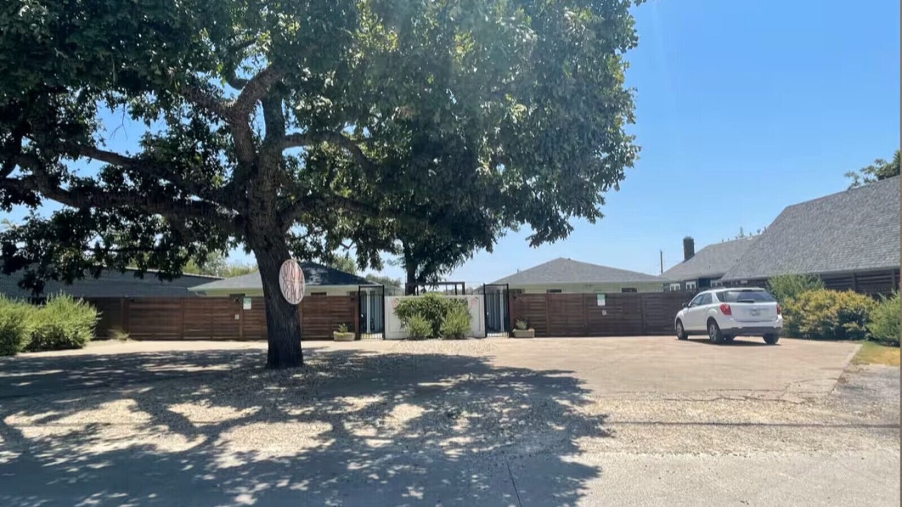 Photo of Others in Austin Ave.