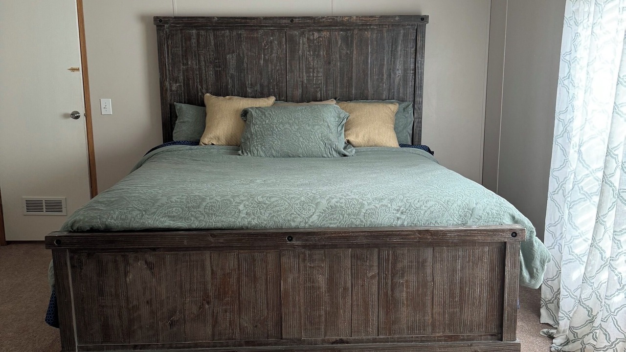 Photo of Bedroom in Claiborne