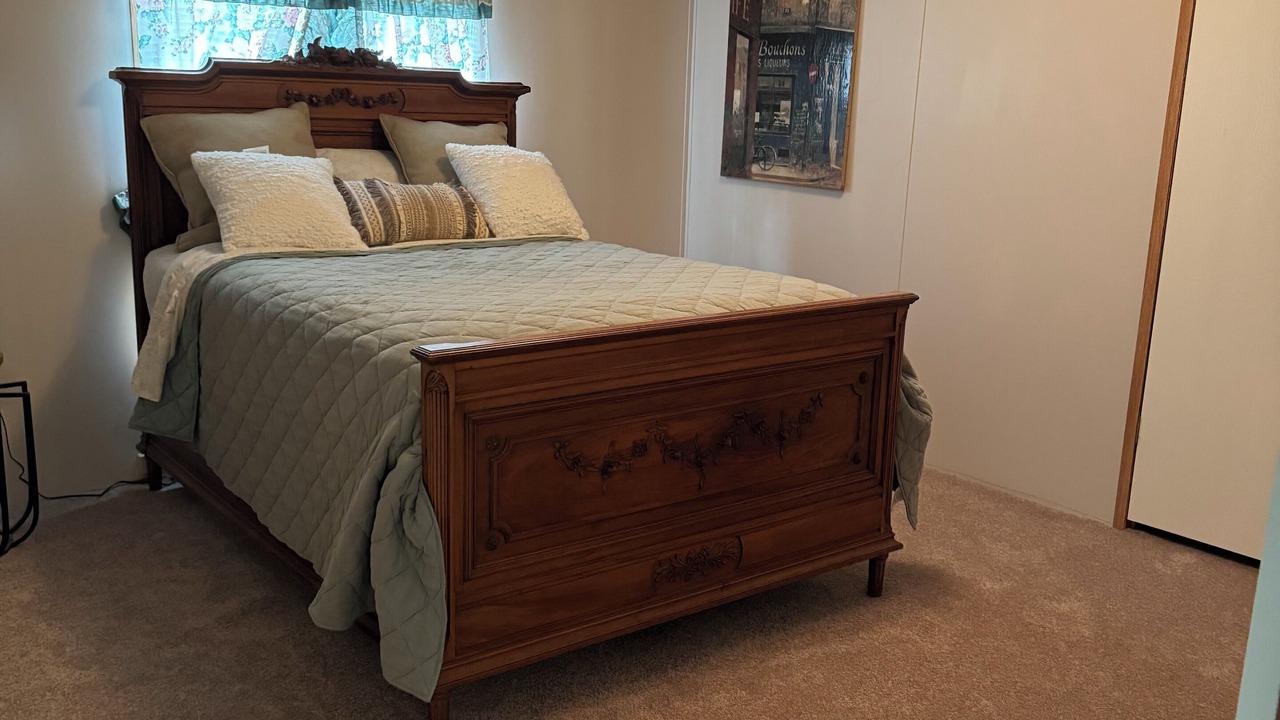 Photo of Bedroom in Claiborne