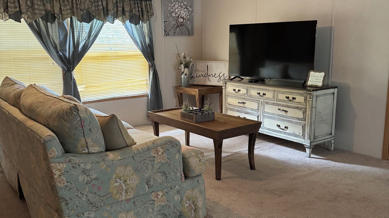 Photo of Livingroom in Claiborne