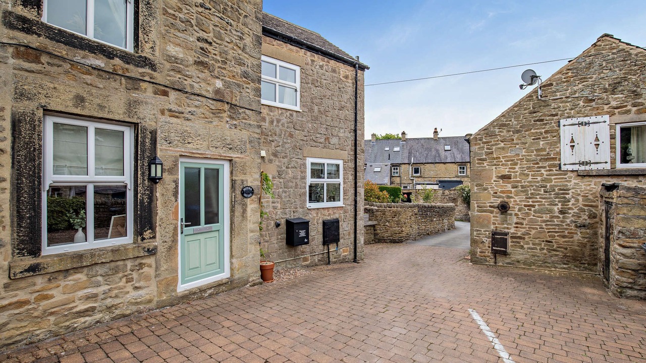 Photo of Outdoor in Litton