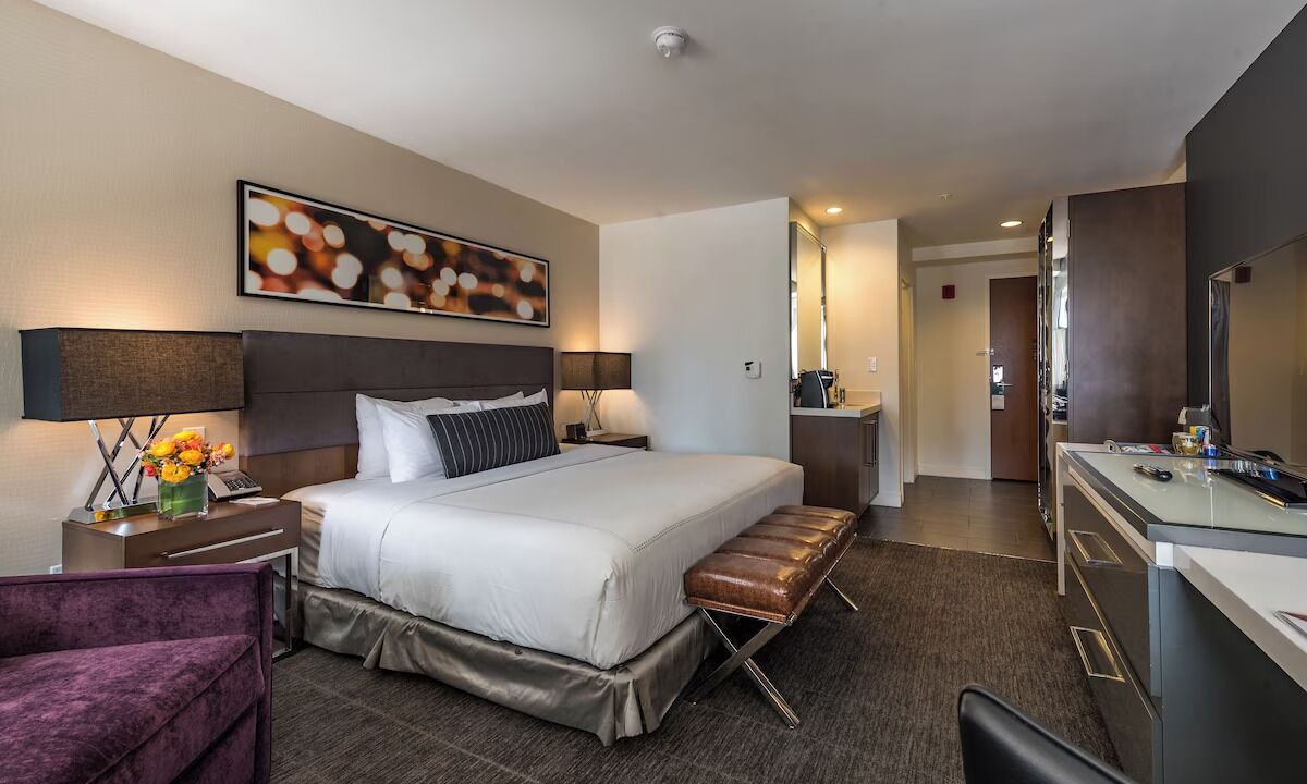 Photo of Bedroom in Near North Side