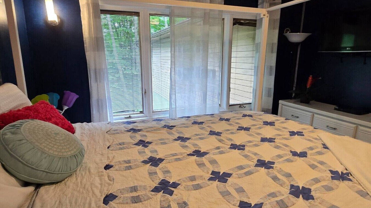 Photo of Bedroom in Oakwood Village