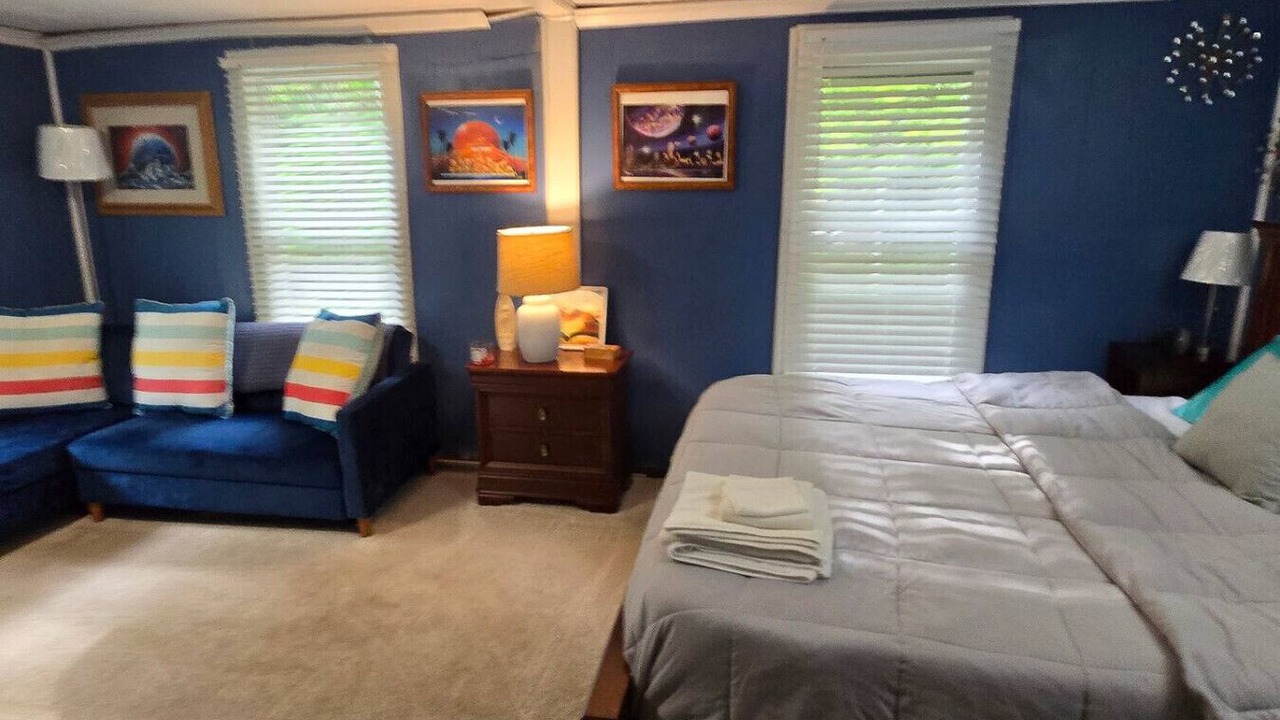 Photo of Bedroom in Oakwood Village