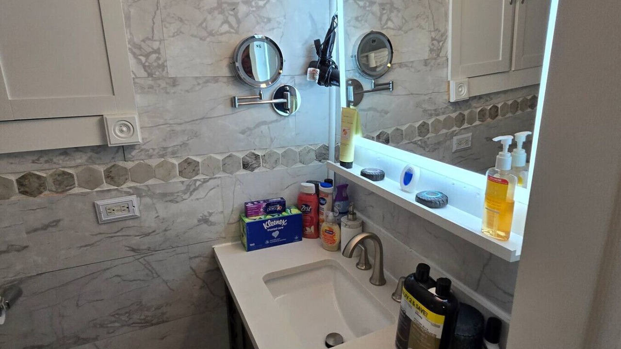 Photo of Bathroom in Oakwood Village