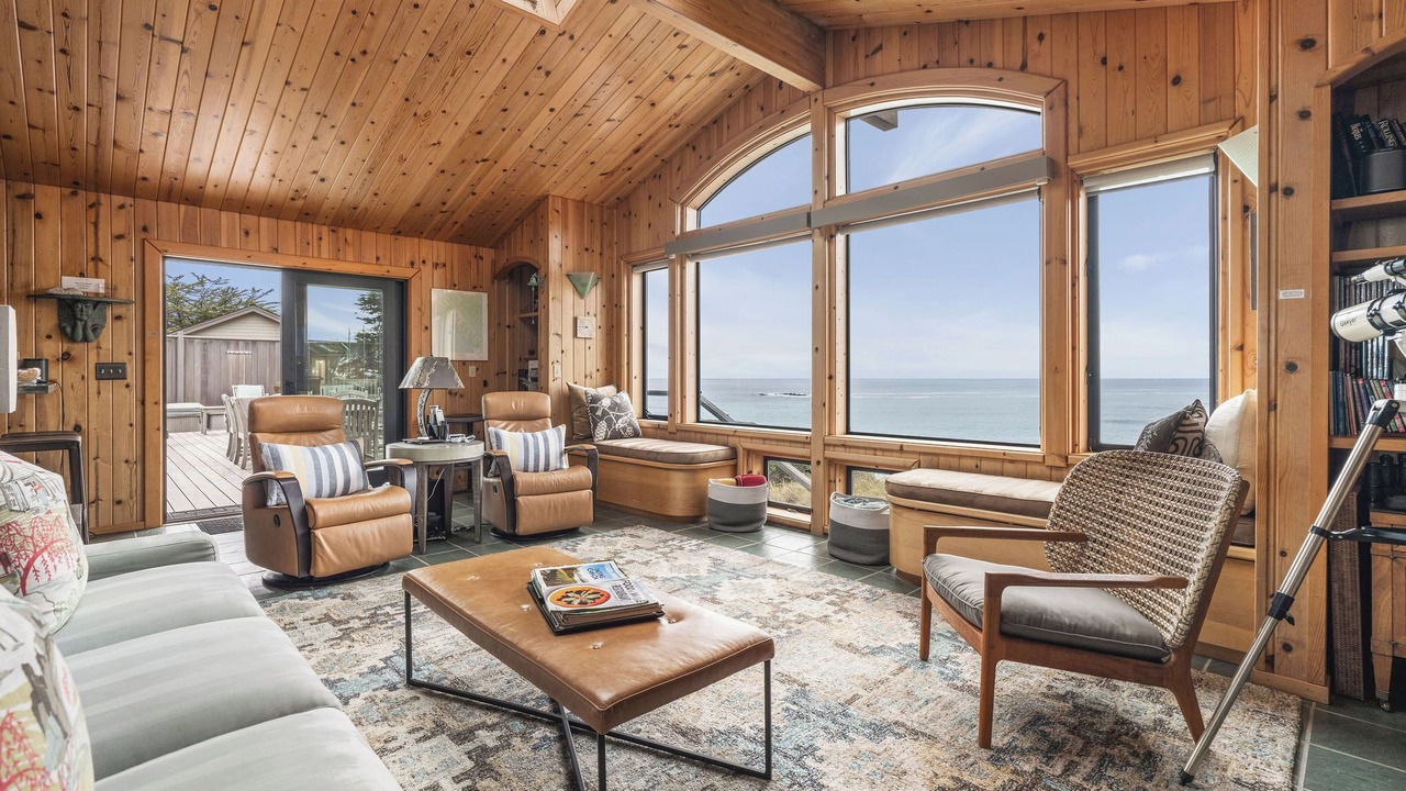 Photo of Livingroom in Gualala