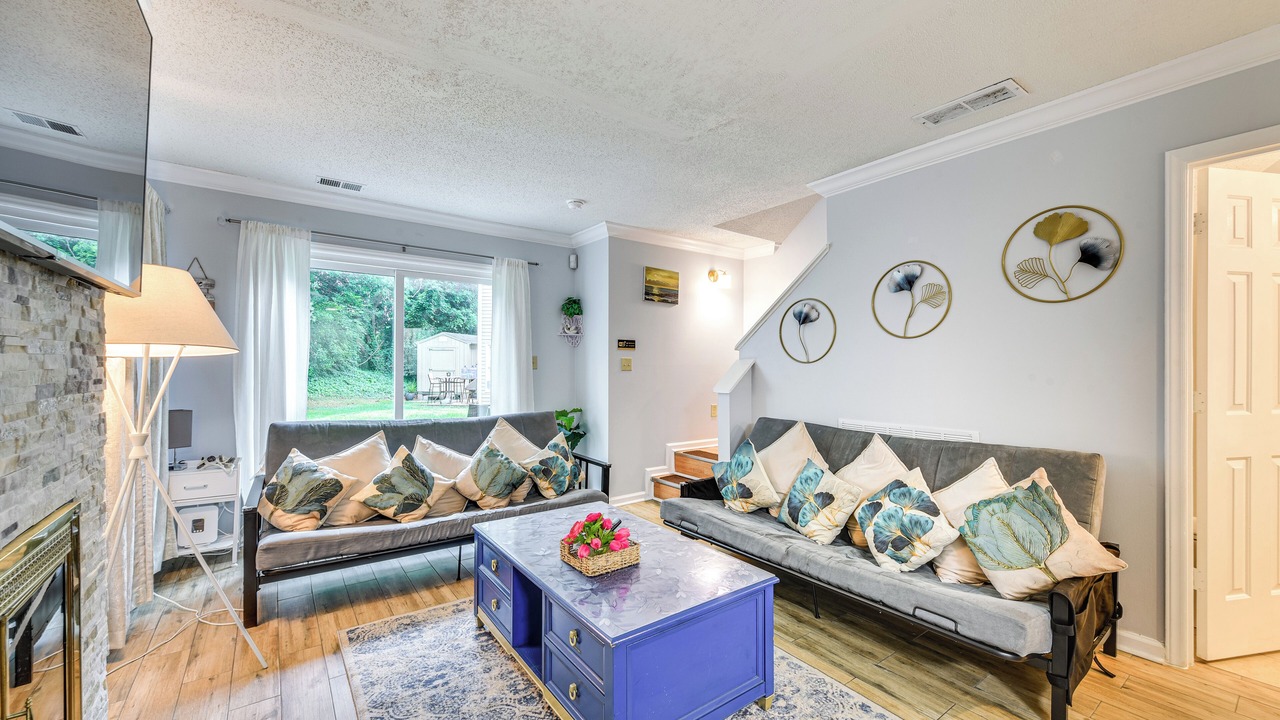 Photo of Livingroom in Sheffield Park