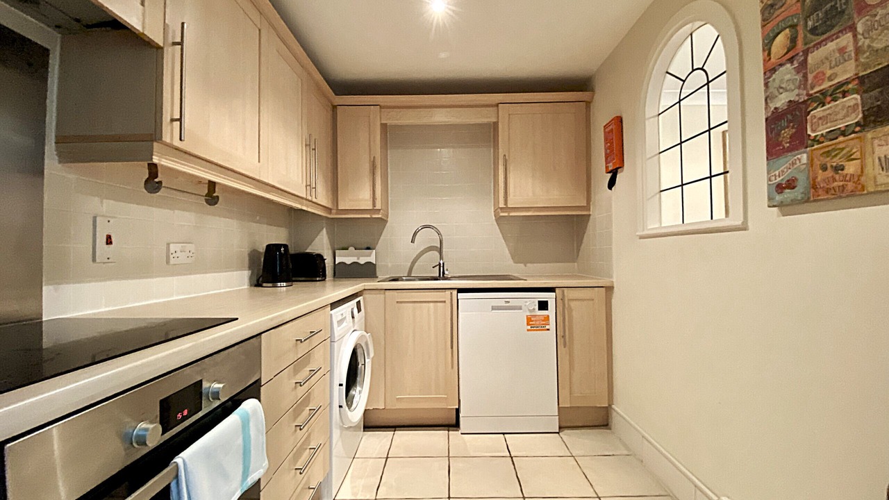 Photo of Kitchen in Woking