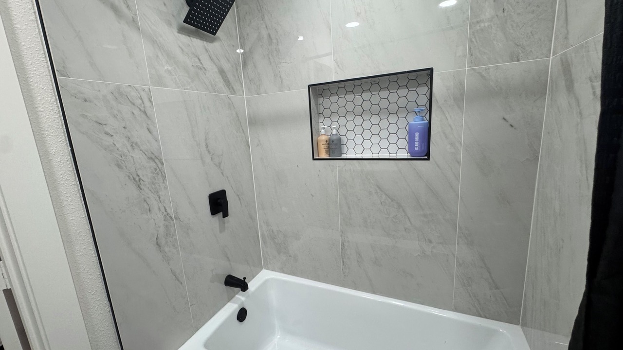 Photo of Bathroom in Buckner Terrace - Everglade Park