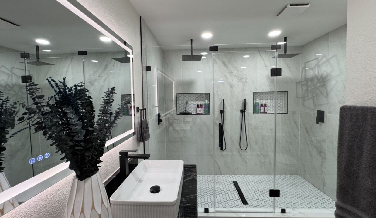 Photo of Bathroom in Buckner Terrace - Everglade Park