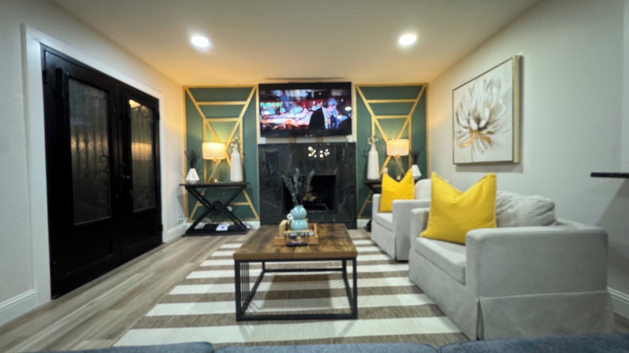 Photo of Livingroom in Buckner Terrace - Everglade Park
