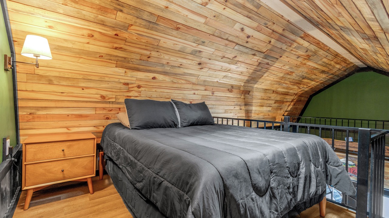 Photo of Bedroom in Mineola
