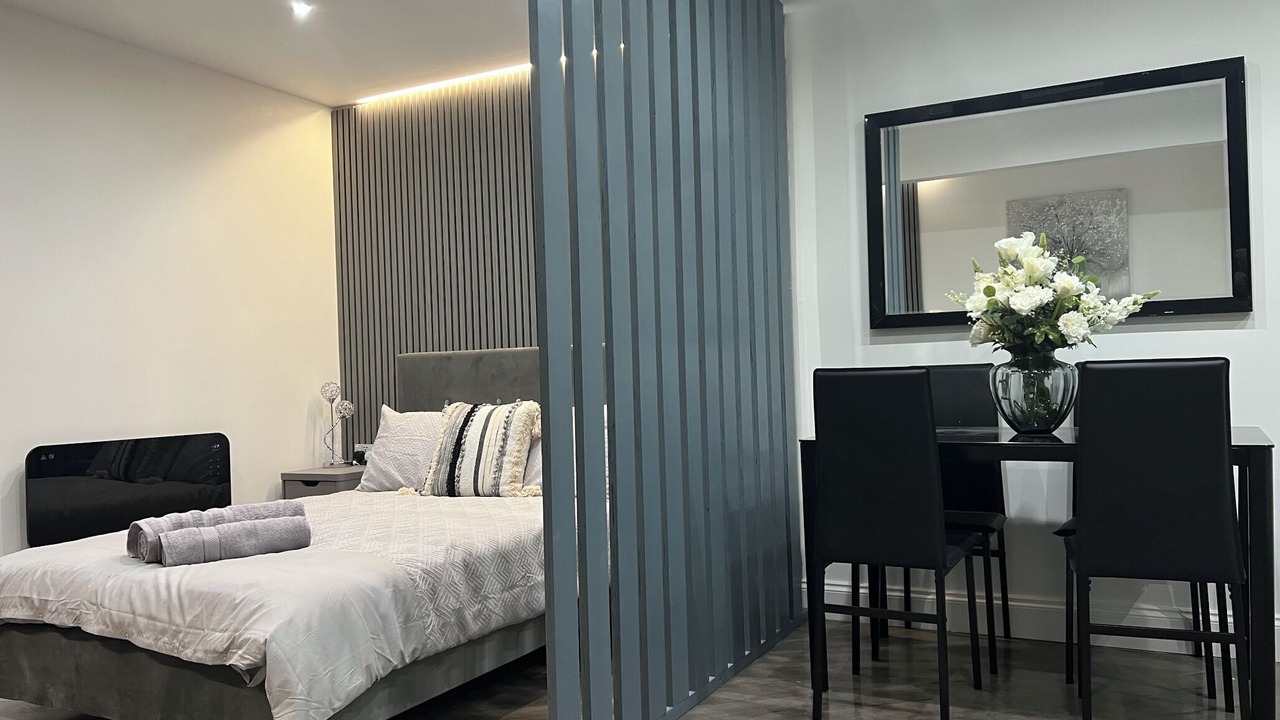 Photo of Bedroom in Mayesbrook