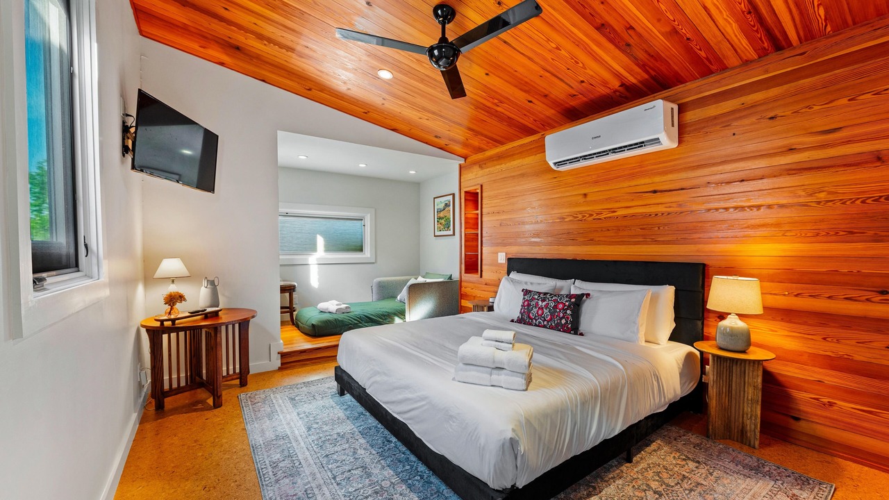 Photo of Bedroom in Southtown