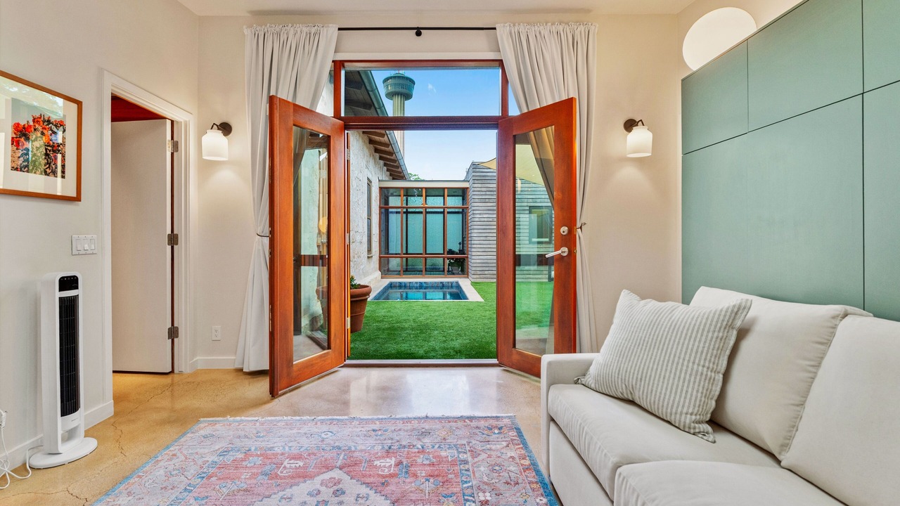 Photo of Livingroom in Southtown