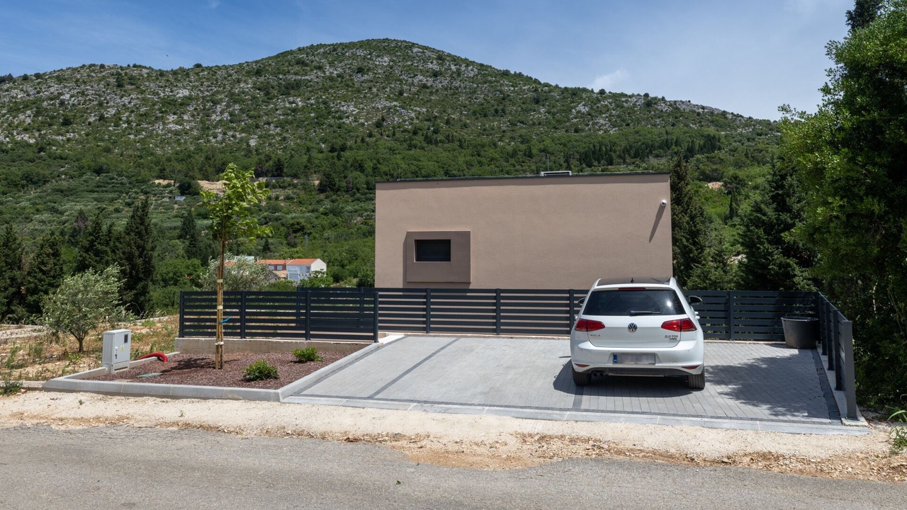 Photo of Outdoor in Kremena