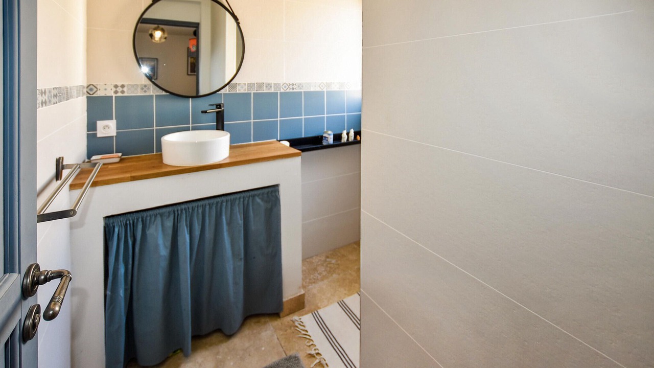 Photo of Bathroom in Chateauneuf-du-Pape