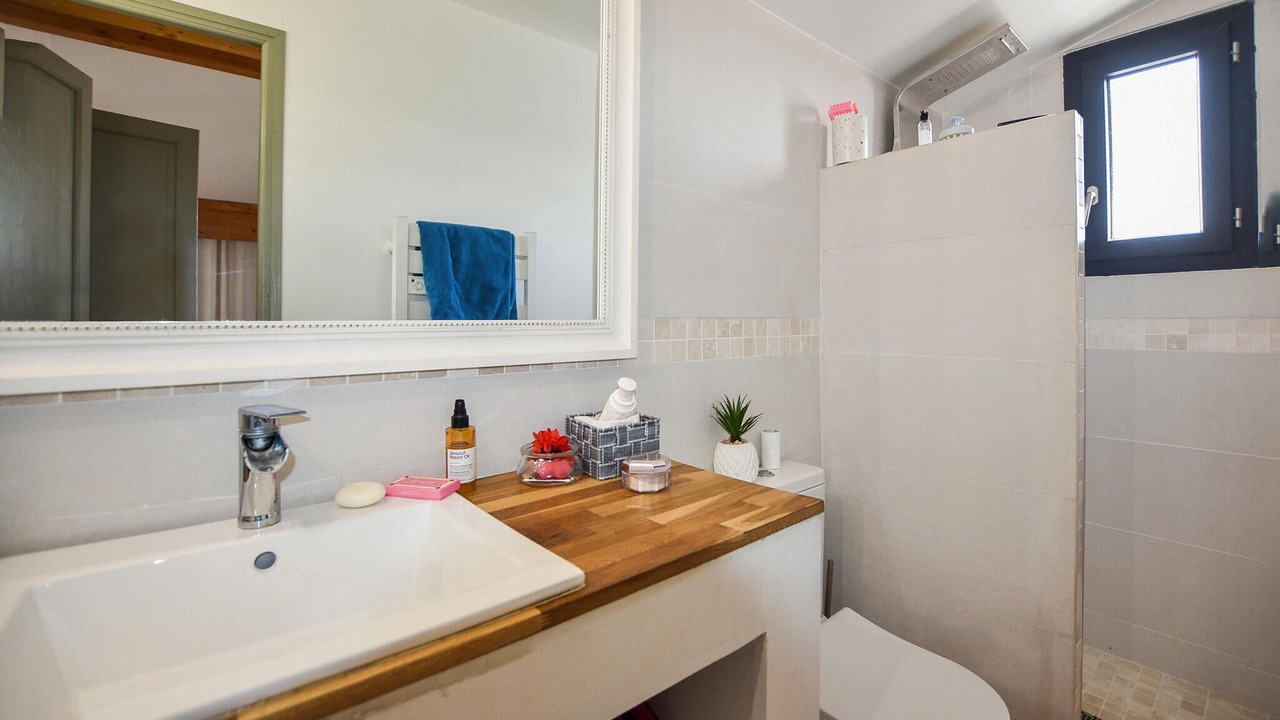 Photo of Bathroom in Chateauneuf-du-Pape