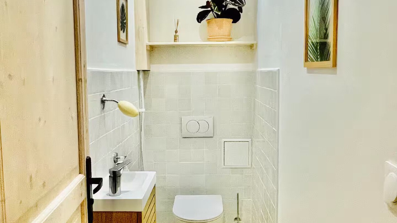 Photo of Bathroom in Graville