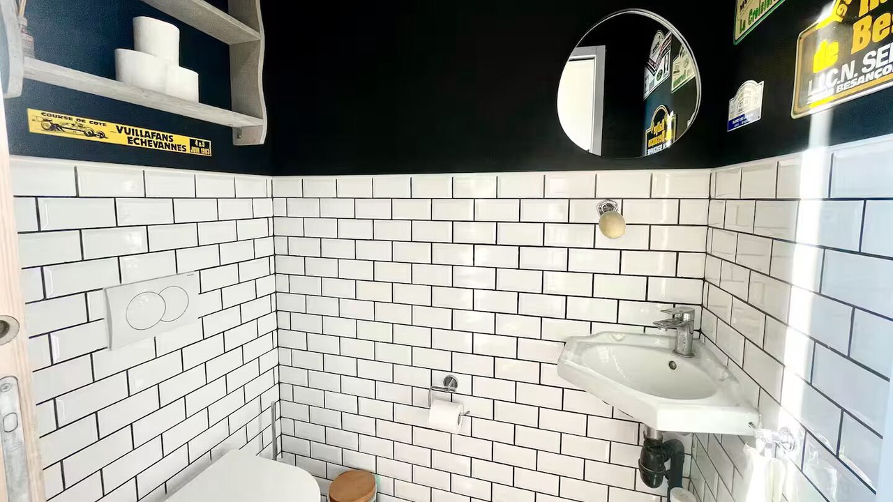 Photo of Bathroom in Graville