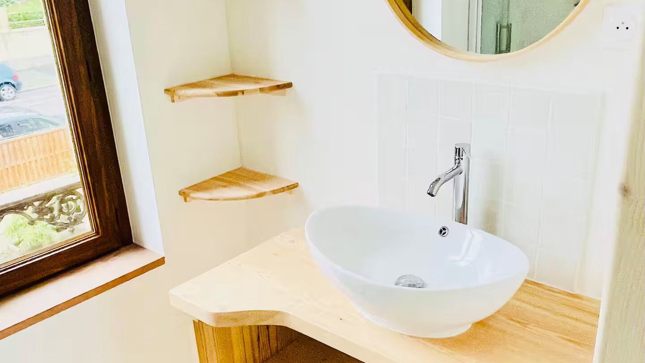 Photo of Bathroom in Graville