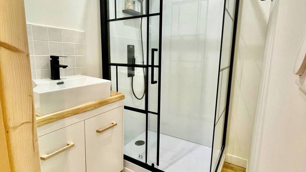 Photo of Bathroom in Graville