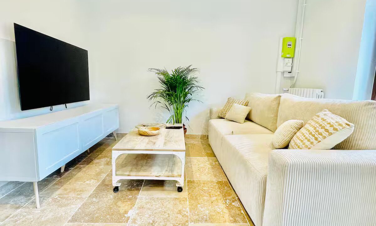 Photo of Livingroom in Graville