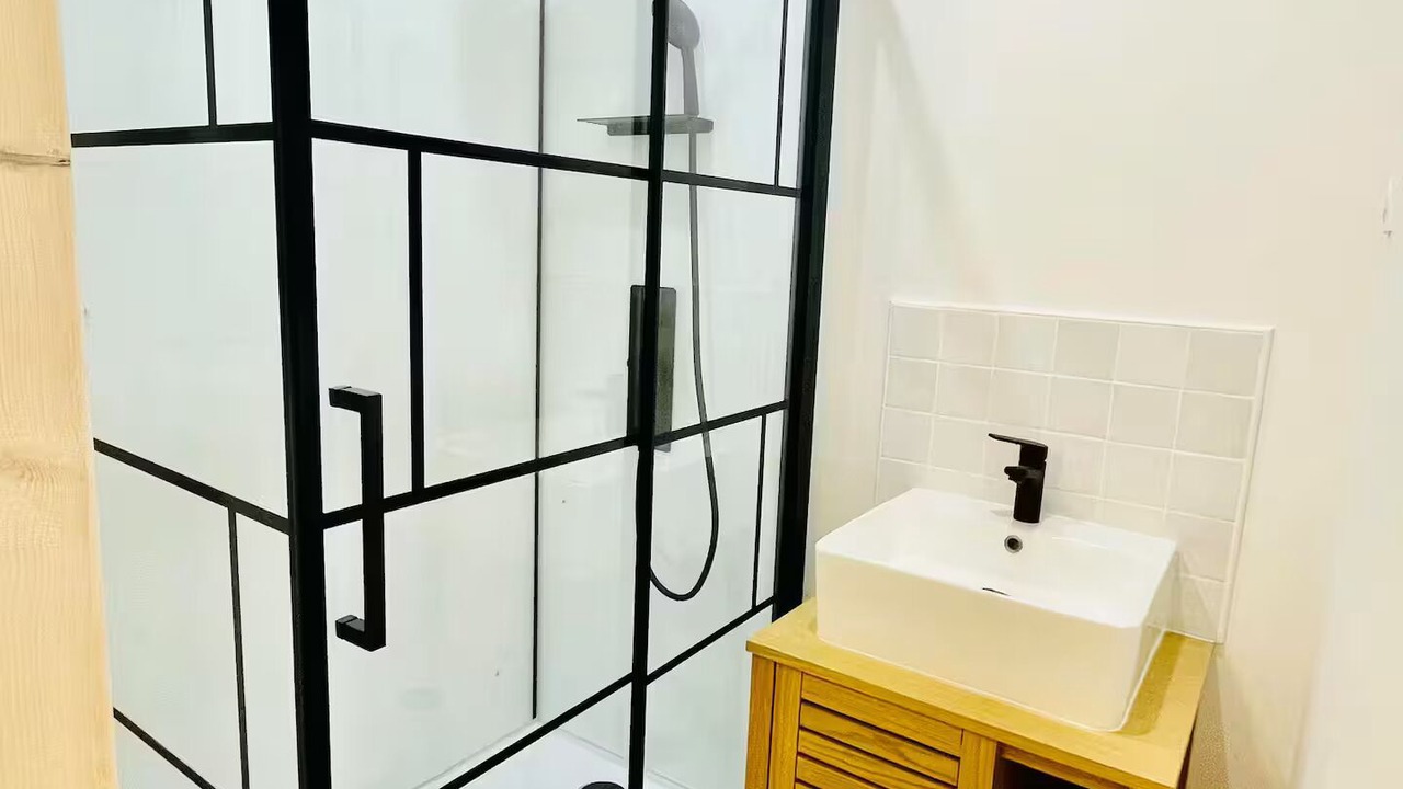 Photo of Bathroom in Graville