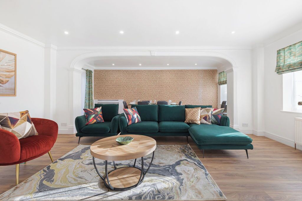 Photo of Livingroom in Elstree