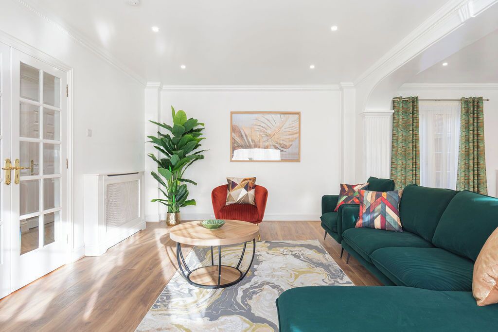 Photo of Livingroom in Elstree