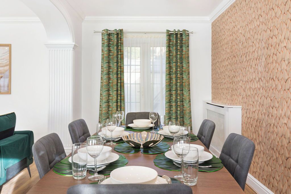 Photo of Others in Elstree