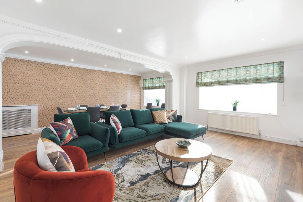 Photo of Livingroom in Elstree