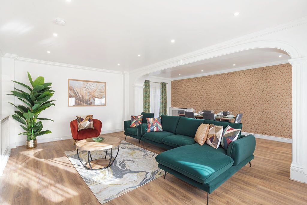 Photo of Livingroom in Elstree