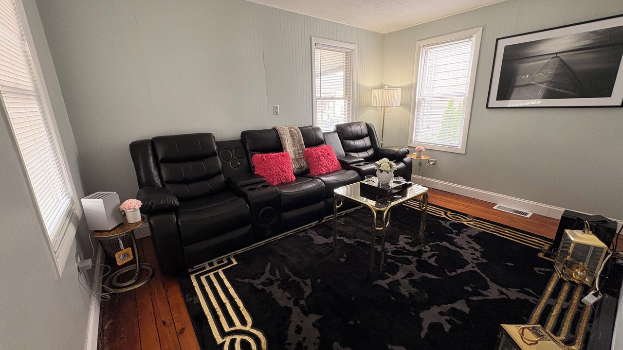 Photo of Livingroom in Devon