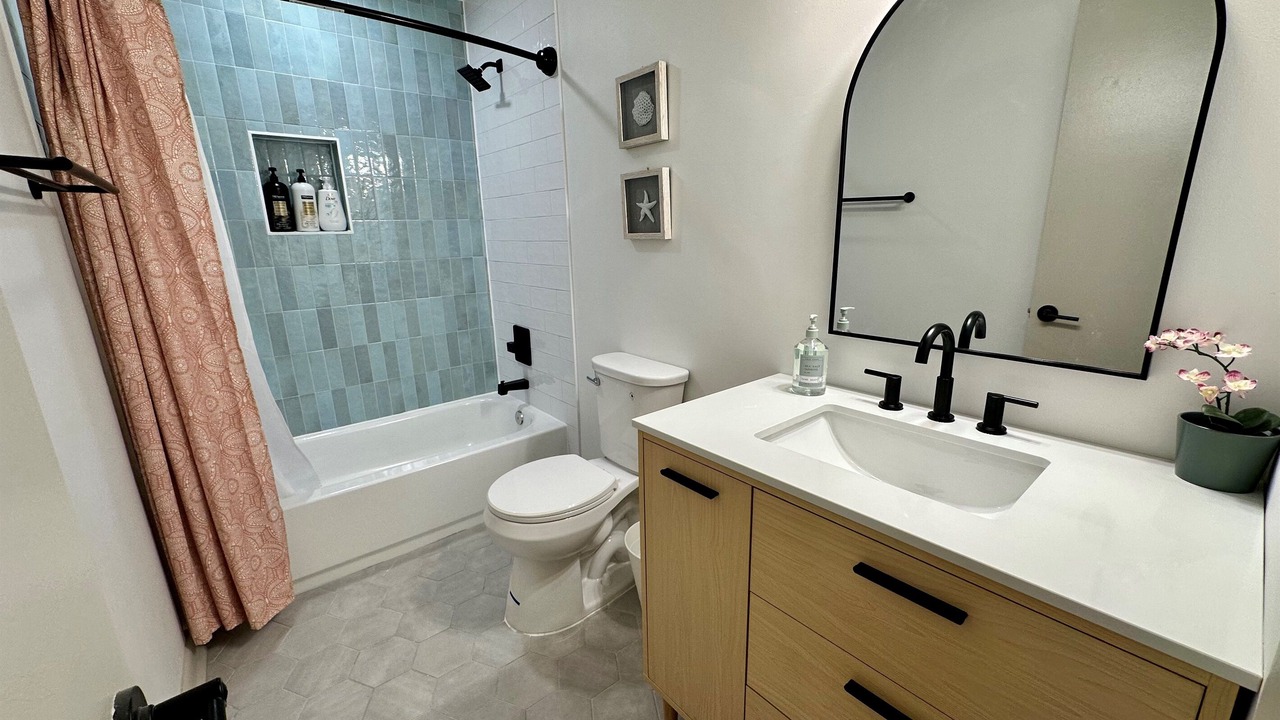 Photo of Bathroom in East Ocean View