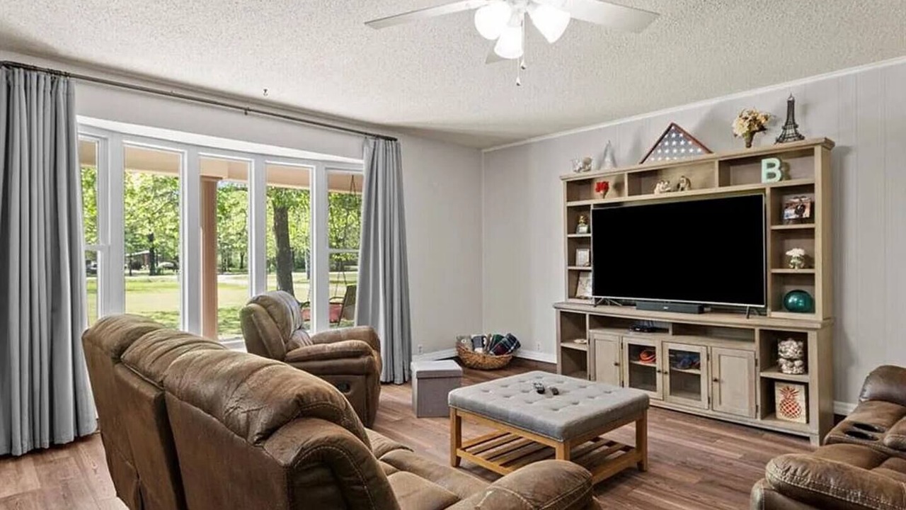Photo of Livingroom in Broken Bow