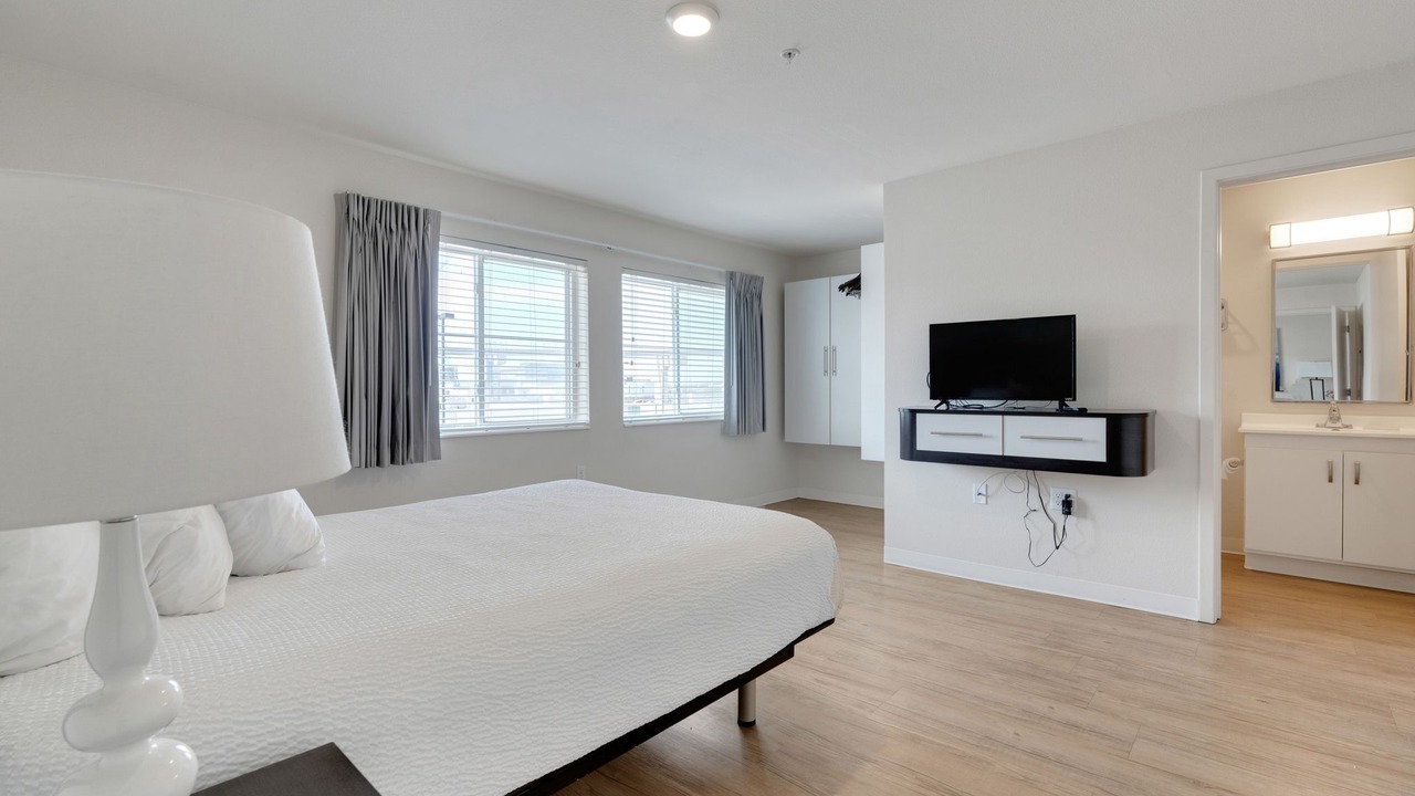 Photo of Bedroom in Far North Central