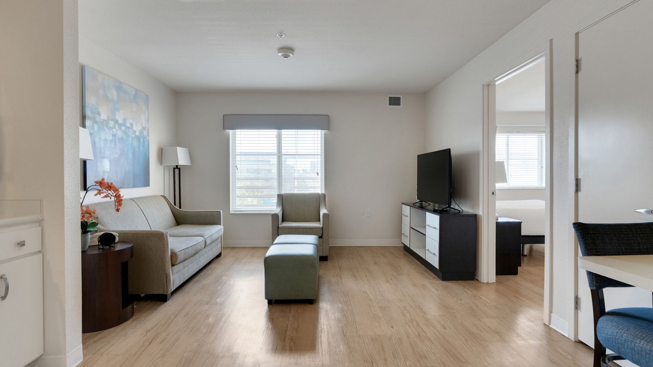 Photo of Livingroom in Far North Central