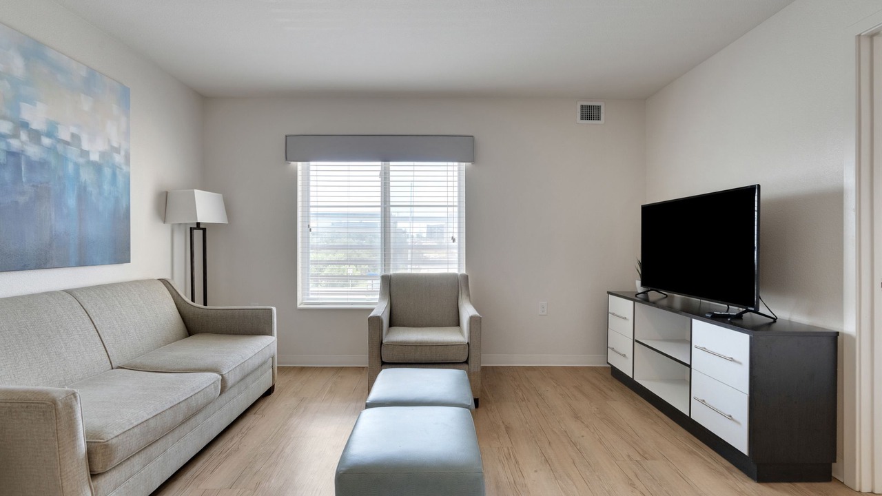 Photo of Livingroom in Far North Central