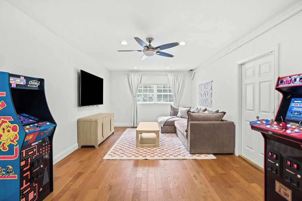 Photo of Bedroom in Palm Beach Shores