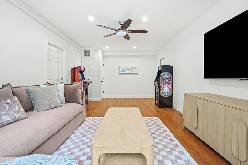 Photo of Others in Palm Beach Shores