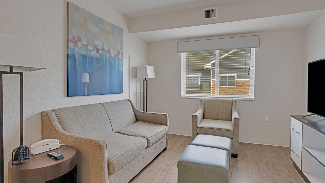 Photo of Livingroom in Far North Central
