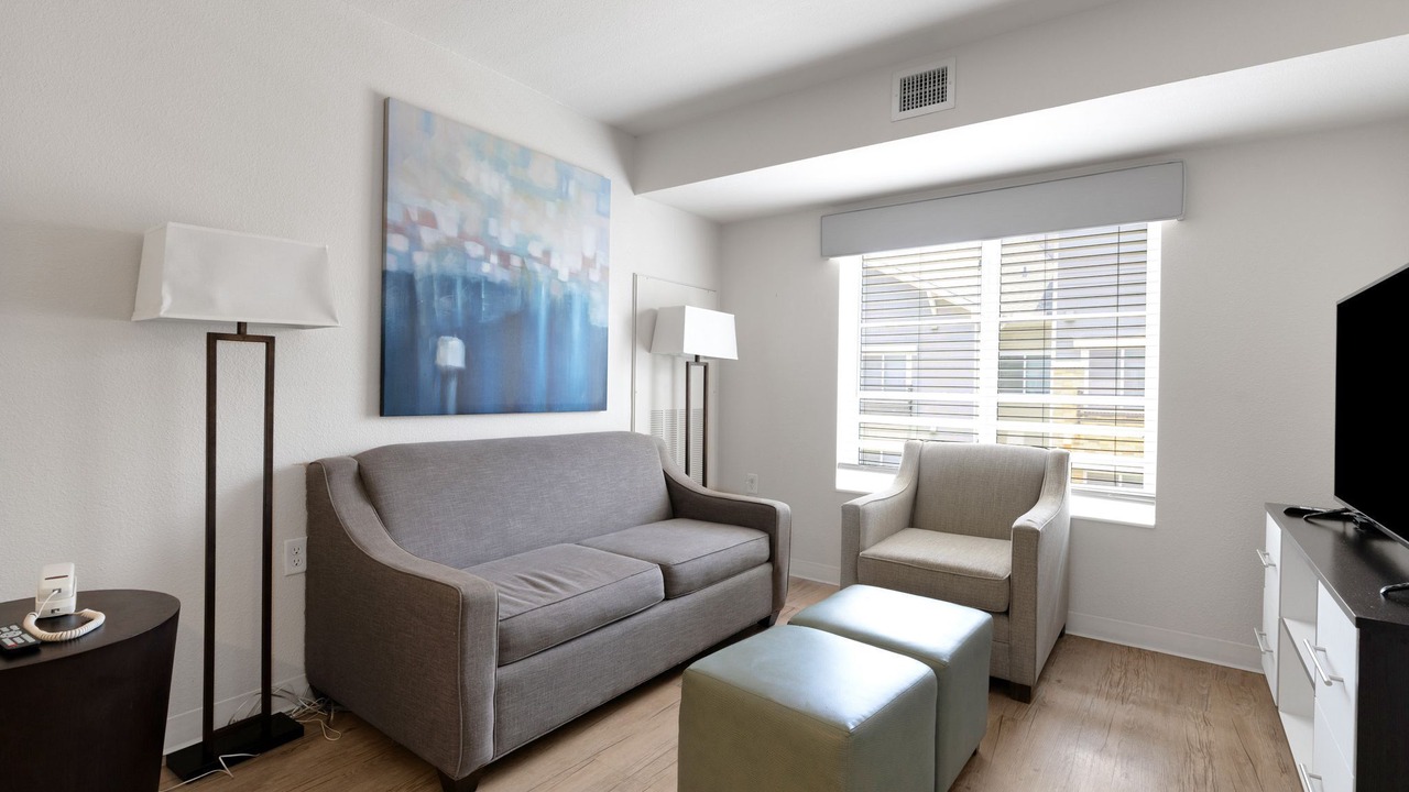 Photo of Livingroom in Far North Central