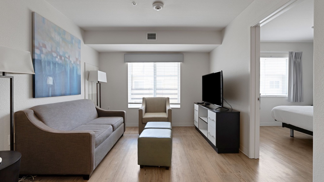Photo of Livingroom in Far North Central