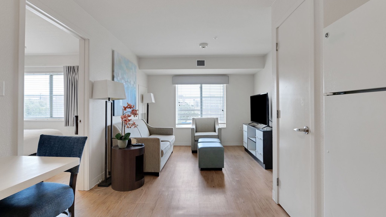 Photo of Livingroom in Far North Central