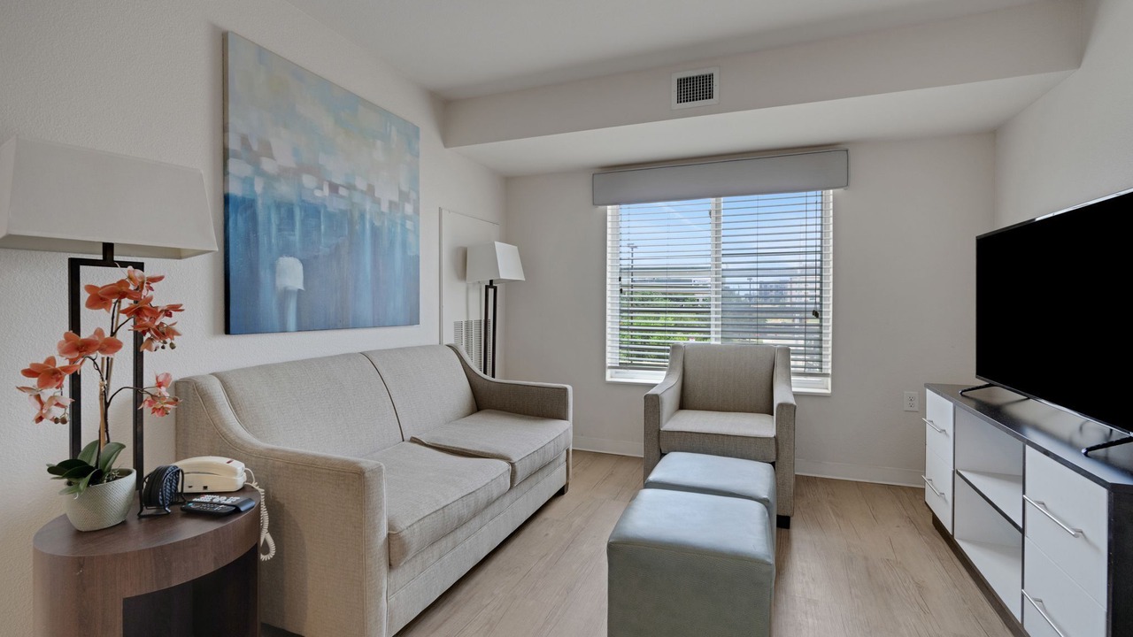 Photo of Livingroom in Far North Central